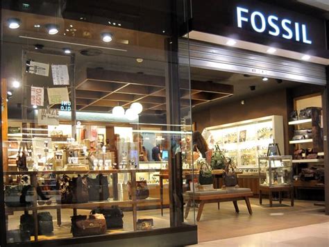 fossil wallets outlet near me